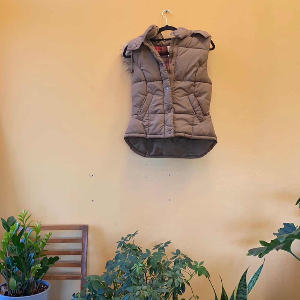 Size 8 H&M puffer vest w/ detachable hood